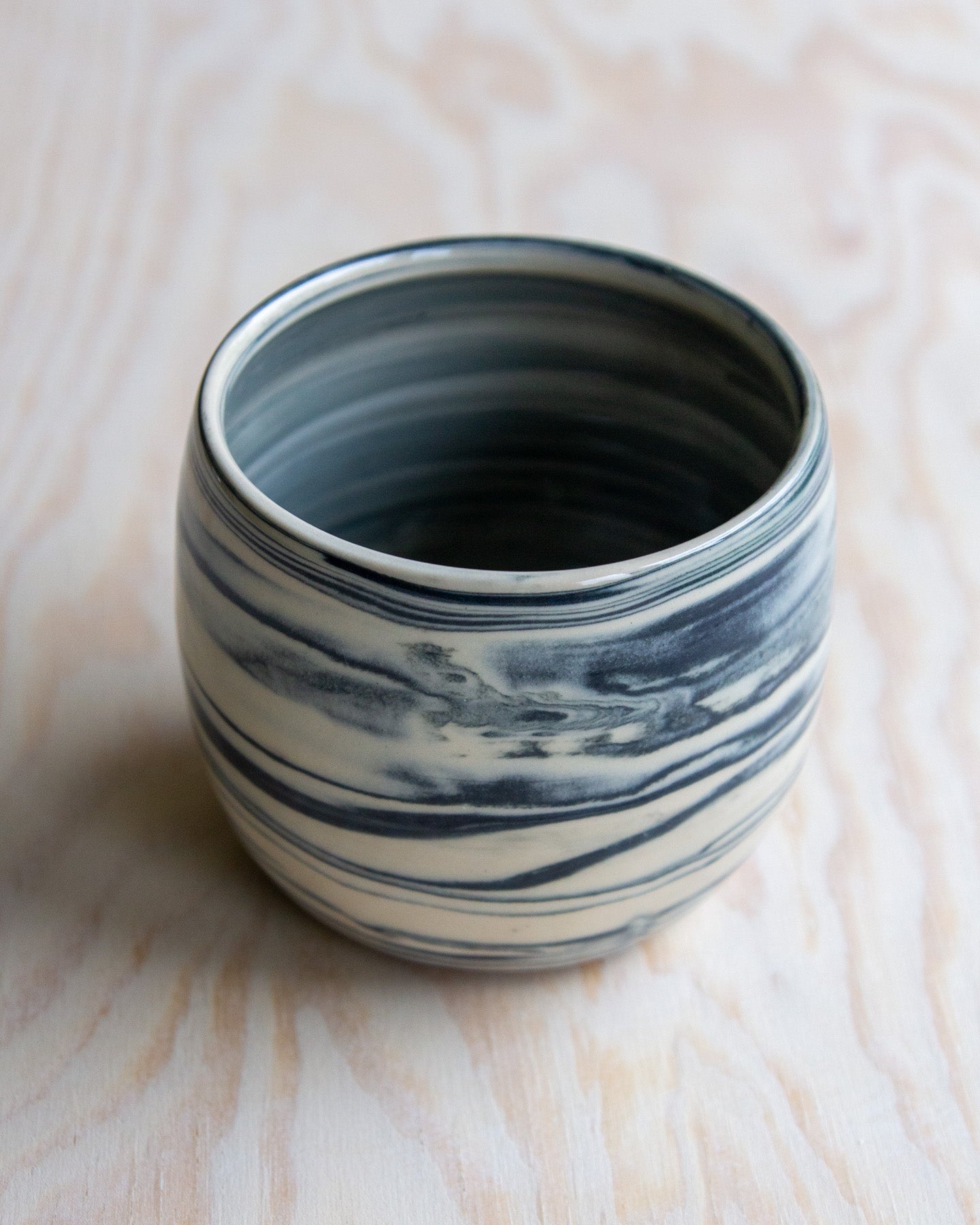 Marbled Clay Cup - Graphite/White